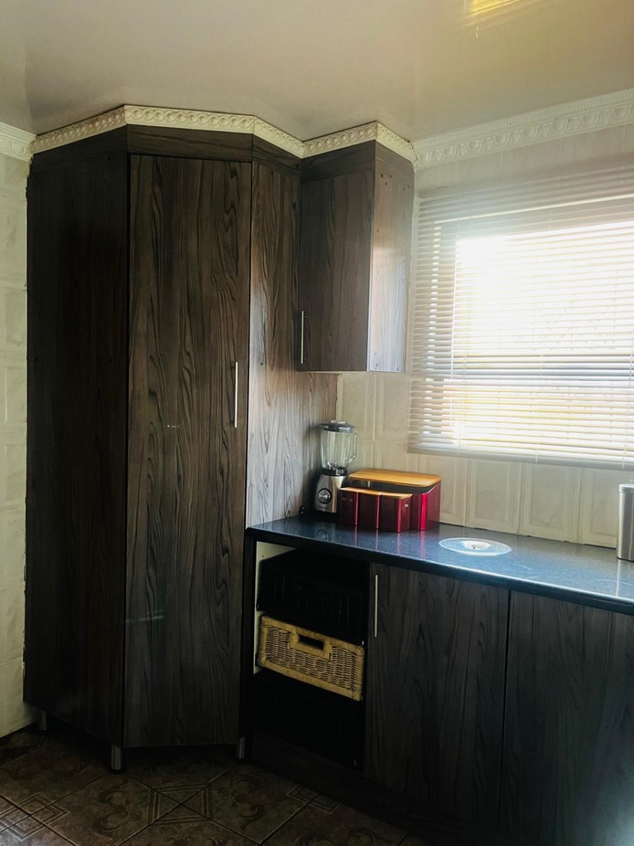 5 Bedroom Property for Sale in Mdantsane Nu 17 Eastern Cape